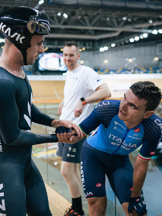 I complimenti del battuto Sexton a Fiorin. La vittoria azzurra è stata utile per il ranking per i mondiali