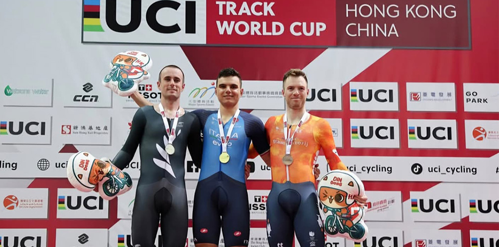 Il podio finale dell'eliminazione con Fiorin fra Sexton (NZL, 2°) e Havik (NED, 3°)