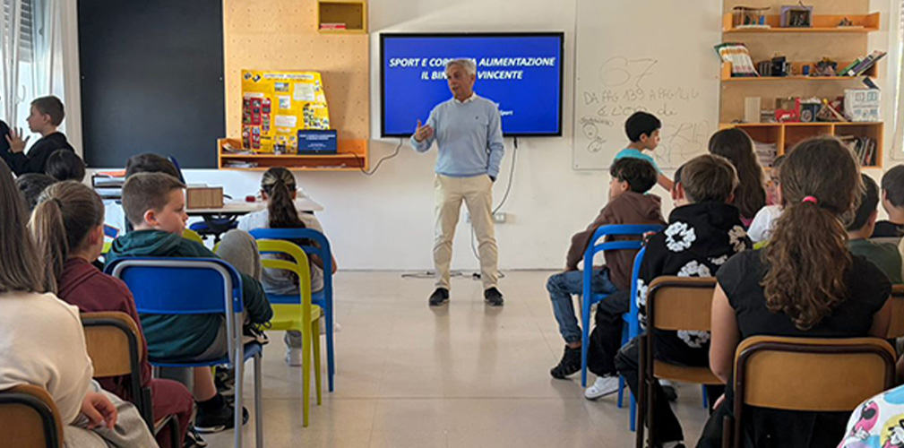 Il progetto portato nelle scuole è durato tre giorni, con una lezione di un medico sulla corretta alimentazione (foto Gioca in Bici Oglio Po)