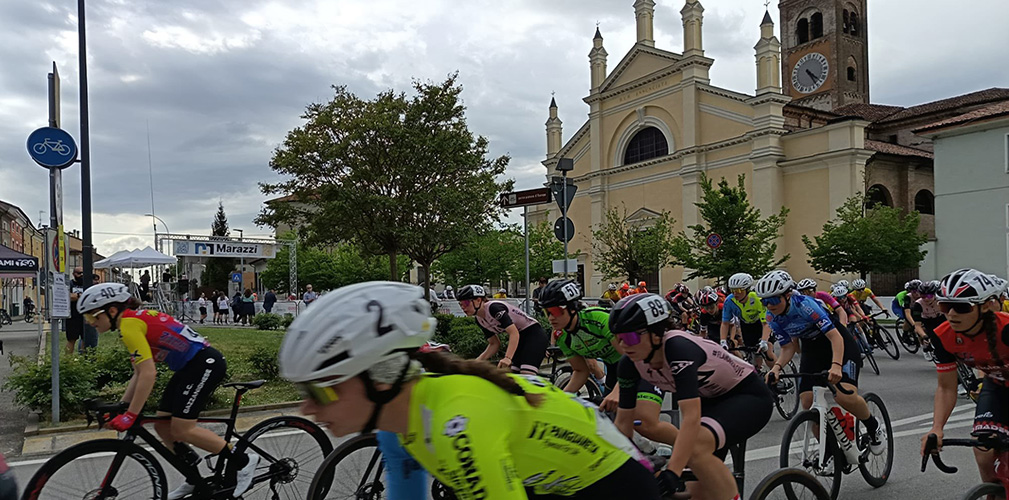 La 2 Giorni di Gussola ha visto il coinvolgimento del paese, che ha vissuto la gara come un evento (foto Gioca in Bici Oglio Po)