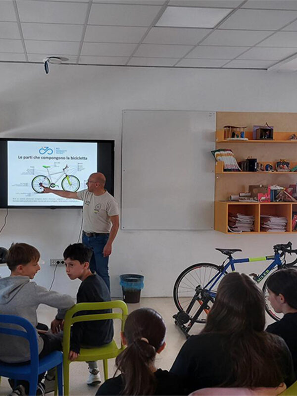 Maurizio Vezzosi, team manager e diesse della Gioca in Bici Oglio Po e organizzatore della 2 Giorni di Gussola
