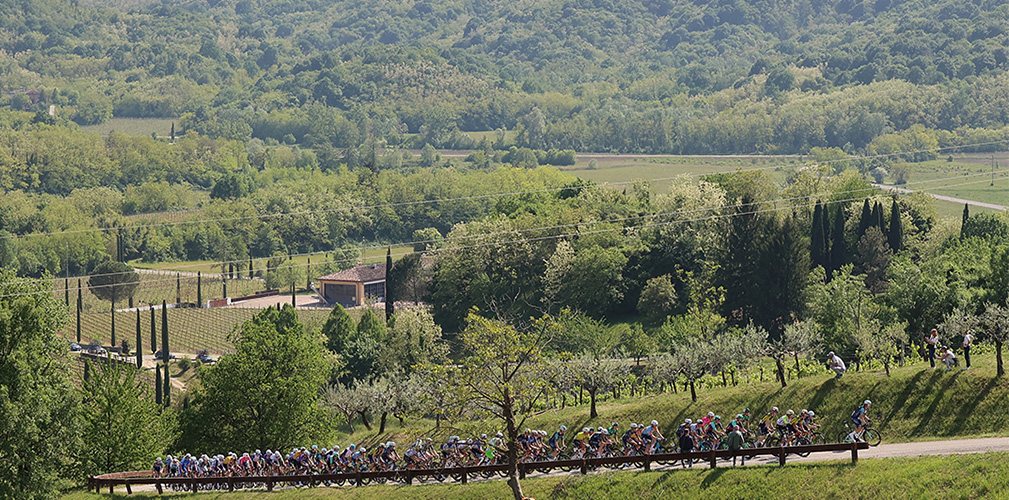 La classica friulana ha avuto al via molti team estri, tra cui 5 devo team del WorldTour (foto XPIX.IT)