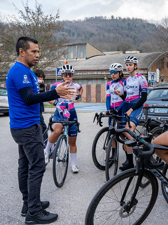 Per le gare europee di Nations Cup, Perez Cuapio funge da selezionatore nazionale come per il Piccolo Trofeo Binda (foto AR Procycling)