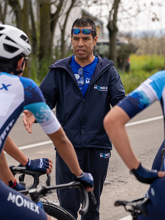 Dall'11 marzo Perez Cuapio è diventato il diesse delle donne juniores portando la sua esperienza (foto AR Procycling)