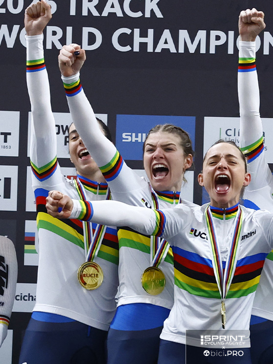 Da sinistra Venturelli, Alzini e Consonni, iridate sulla pista di Santiago