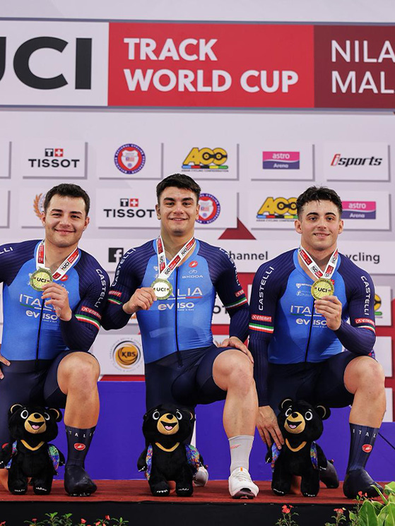 Insieme a Napoletano e Minuta, con cui ha scritto una pagina storia della pista italiana (foto SWPIX-Cycling)