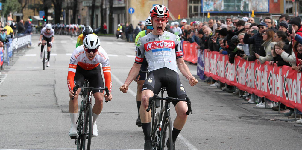 La vittoria di Viero alla Piccola San Geo, battendo Martinelli e Gamba (foto Rodella)