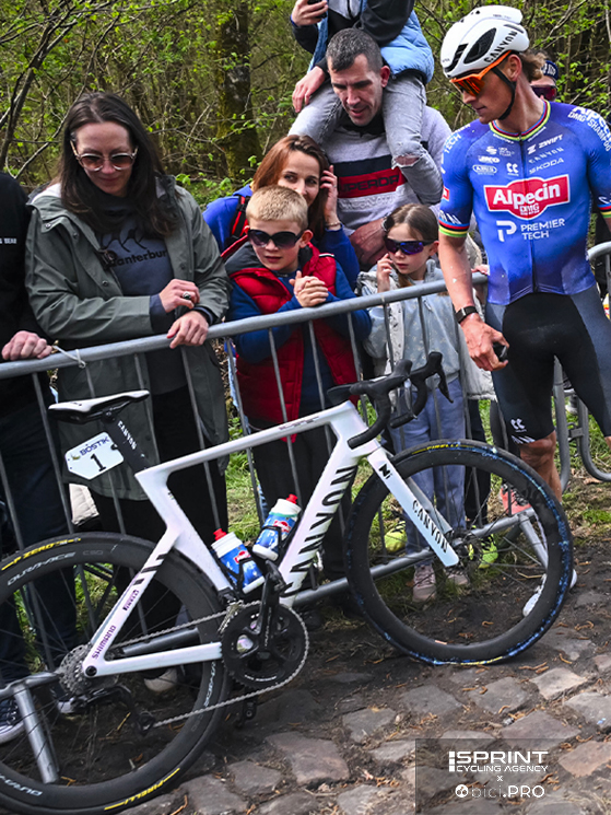 Il pavé non è tutto uguale. Viaggio nelle scelte tecniche Pirelli