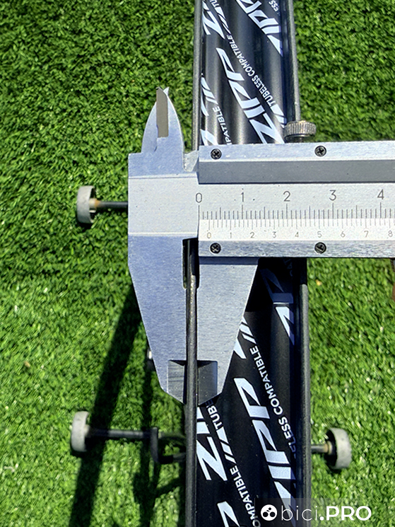 Zipp 202 NSW, 1090 grammi e profilo da 35 millimetri