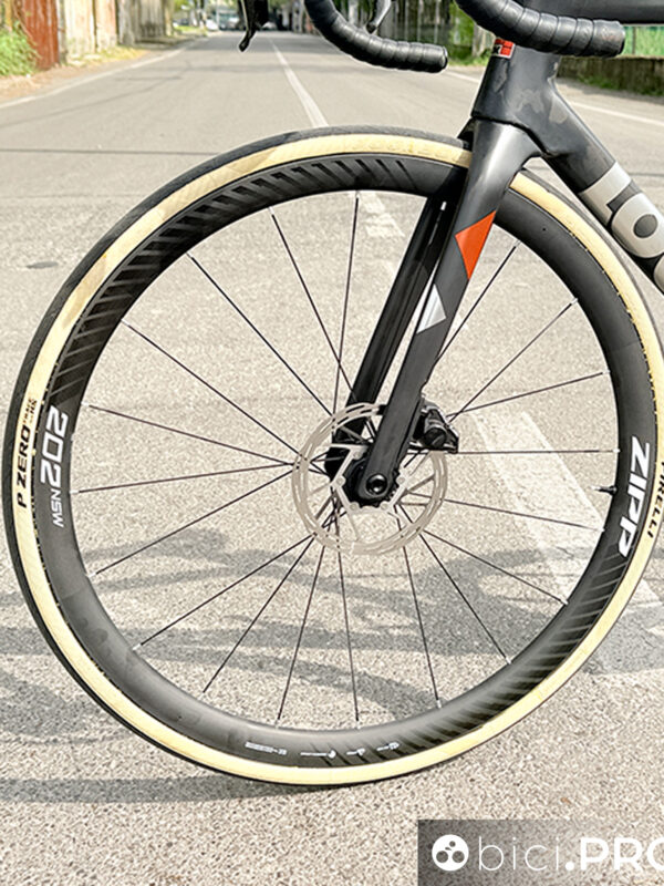 Zipp 202 NSW, 1090 grammi e profilo da 35 millimetri
