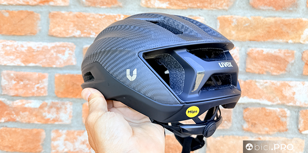 Uvex Ultimate Surge Carbon, impressiona per la freschezza