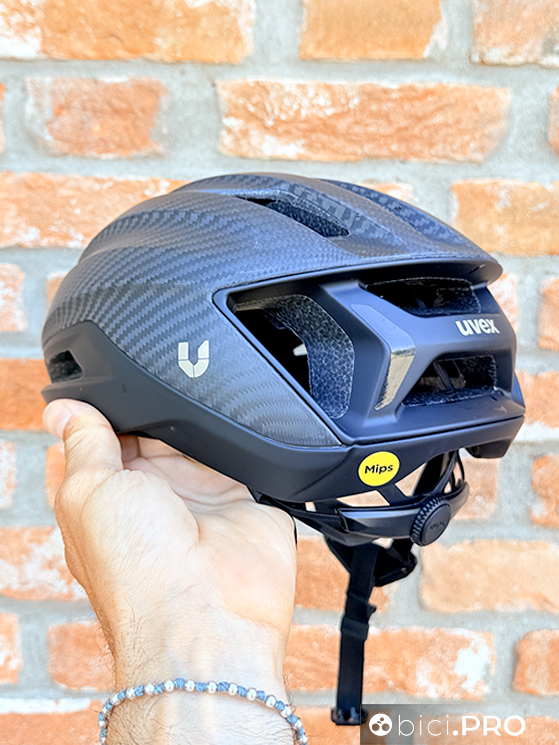 Uvex Ultimate Surge Carbon, impressiona per la freschezza