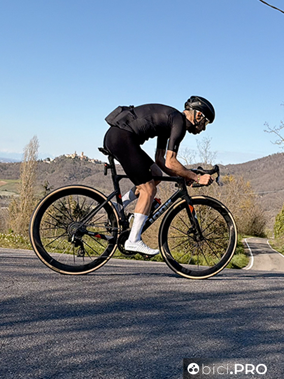 La prova a lungo termine delle ruote Cadex Max 50