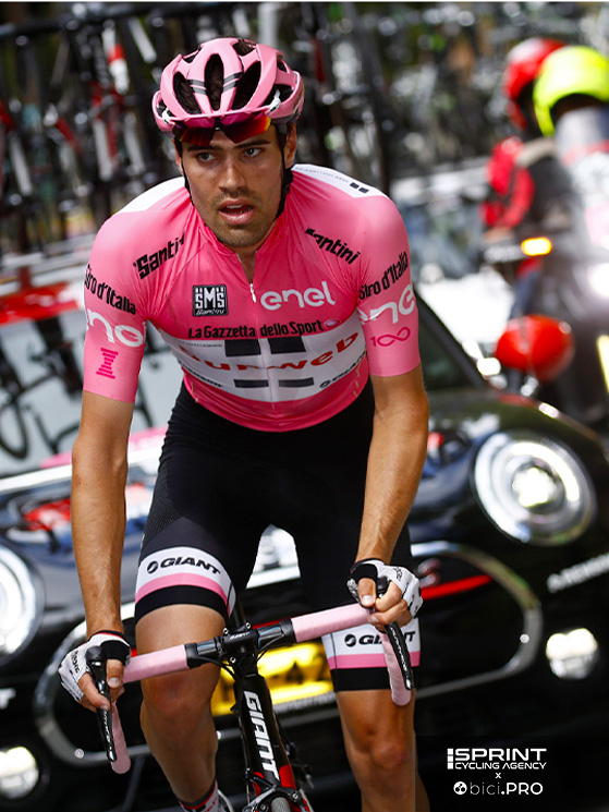 Giro 2017, Dumoulin insegue sullo Stelvio dopo essersi fermato per un'urgenza intestinale: erano i primi anni degli studi sui carbo per ora