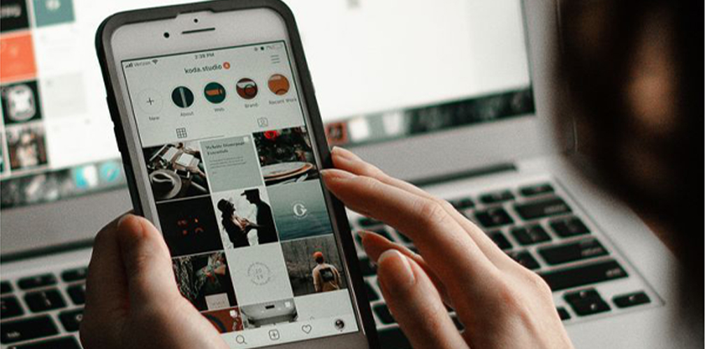 5am., social, Simone Curti