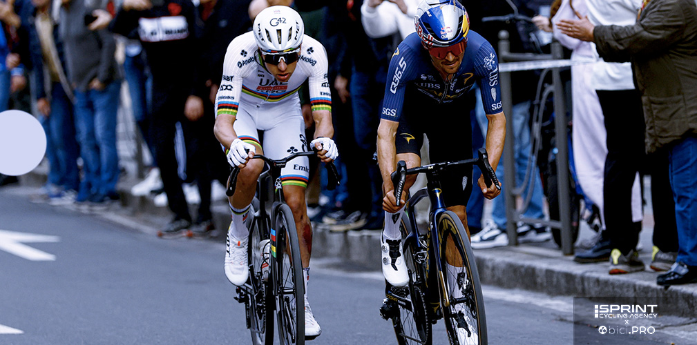 Come suggeriva Herrero, all'occasione Pogacar sa anche schiacciarsi bene. Non bisogna lasciarsi confondere dall'angolo più aperto dell'anca