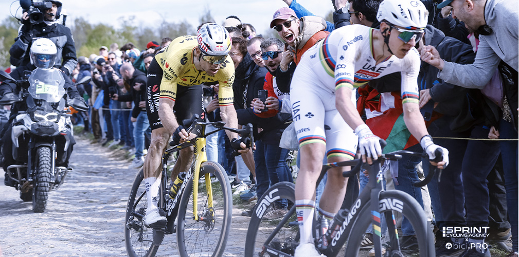 Setup diversi fra i due: ruote con prifilo differenziato anteriore-posteriore da 42-46 mm e coperture da 32 mm per Van Aert. Ruote da 56-60 mm e coperture da 35 mm per Pogacar