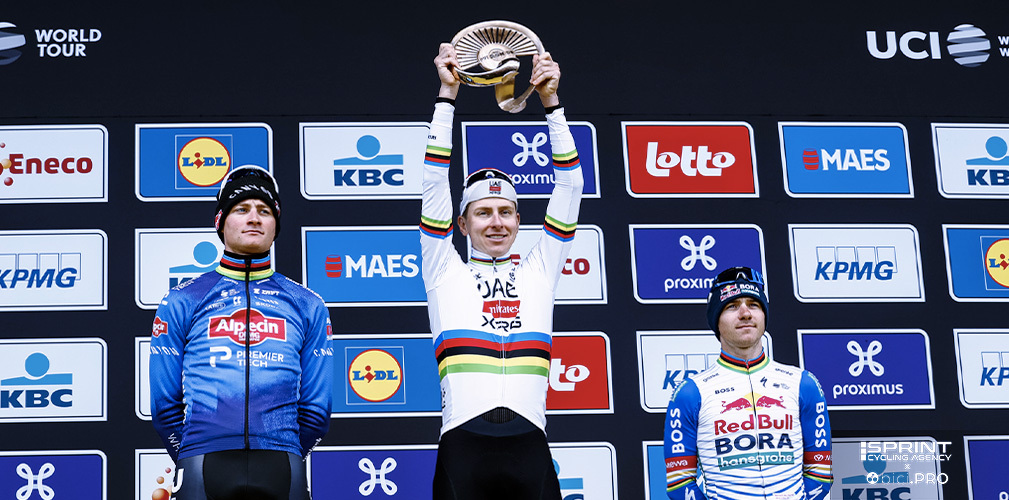 Il podio finale del Fiandre 2026: 1° Tadej Pogacar, 2° Mathieu Van der Poel a 34", 3° Remco Evenepoel a 1'11"