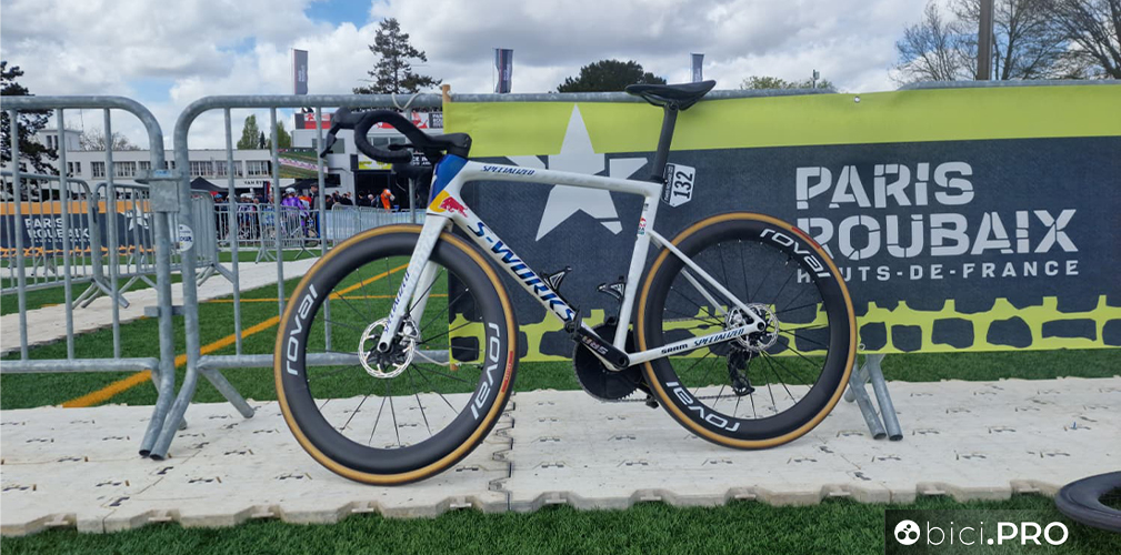 Paris-Roubaix Espoirs, bicicletta Davide Donati, Specialized