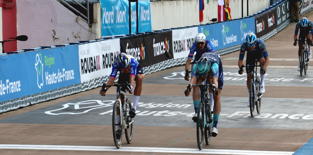 Paris-Roubaix Espoirs 2026, Davide Donati, Seth Donwoody (foto Etienne Rycek/DirectvVelo)