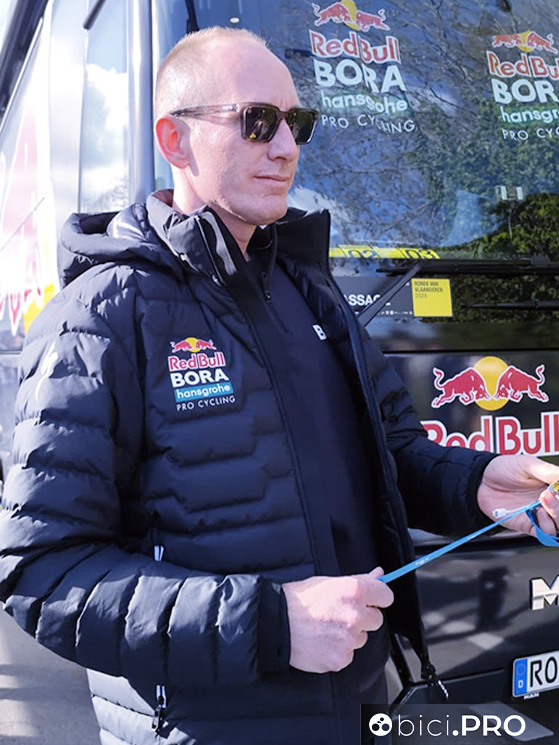 Zak Dempster è a capo dei tecnici della Red Bull-Bora
