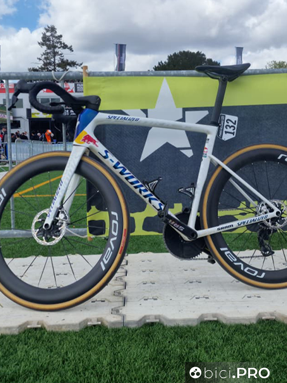 Paris-Roubaix Espoirs, bicicletta Davide Donati, Specialized