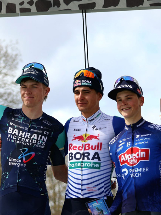 Paris-Roubaix Espoirs, Davide Donati, Seth Donwoody, Guus Van Den Eijnden (foto Etienne Rycek/DirectVelo)