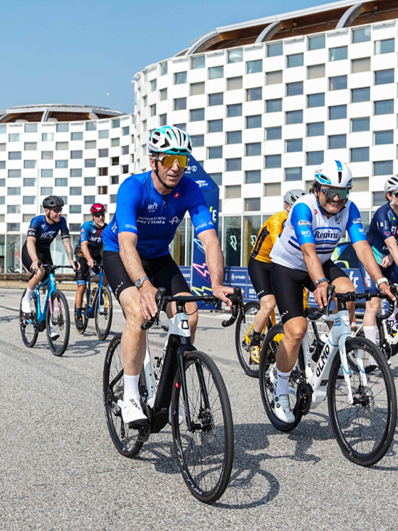 Andrea Tafi, capitano del team Autostrade per l'Italia al prossimo Giro-E 2026