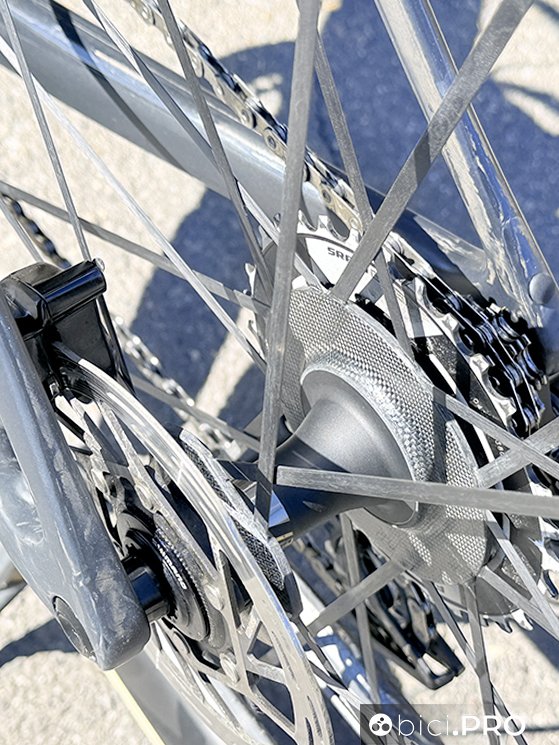 La prova a lungo termine delle ruote Cadex Max 50