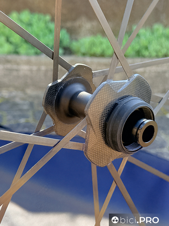 La prova a lungo termine delle ruote Cadex Max 50