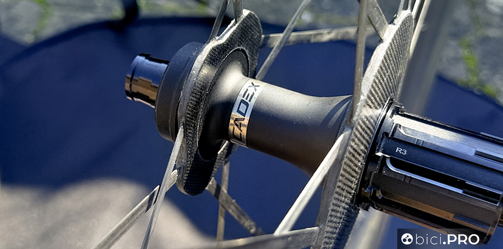 La prova a lungo termine delle ruote Cadex Max 50