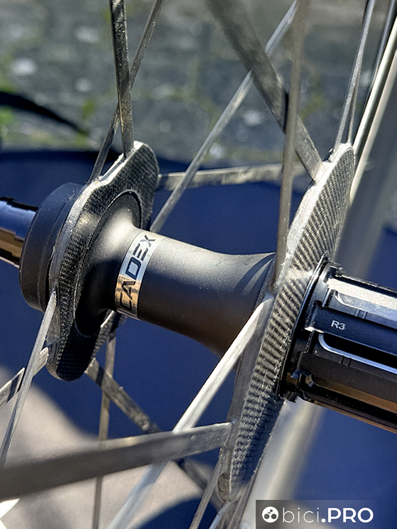 La prova a lungo termine delle ruote Cadex Max 50