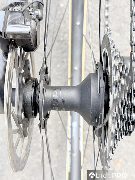 Zipp 202 NSW, 1090 grammi e profilo da 35 millimetri