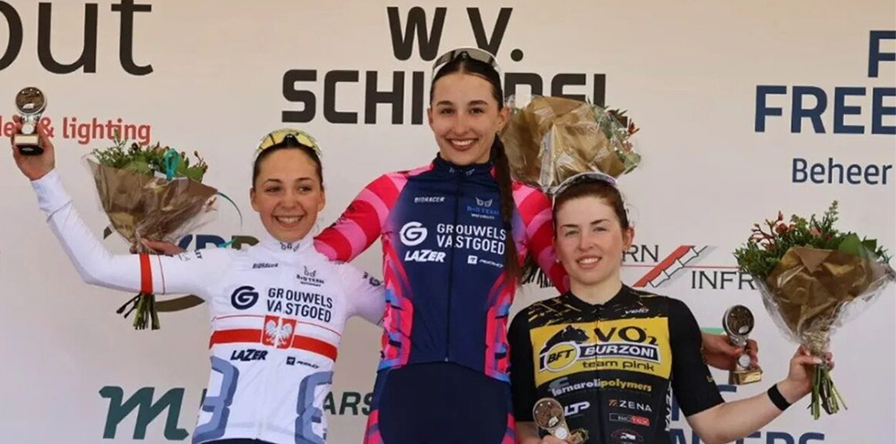 Il podio della seconda tappa con la Campana seconda dietro Stovern (NOR) e davanti a Taylor (GBR-foto organizzatori)