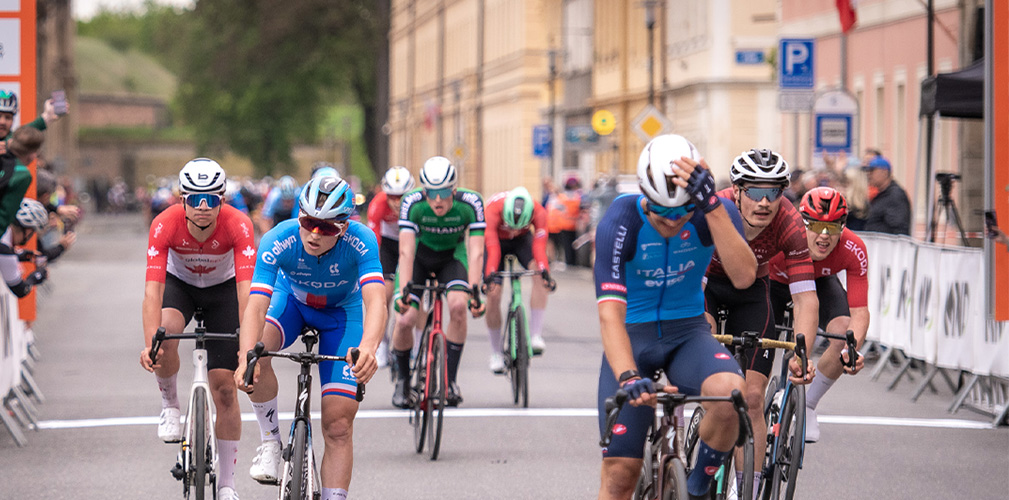 Un Cingolani incredulo dopo la sua vittoria nella semitappa del secondo giorno