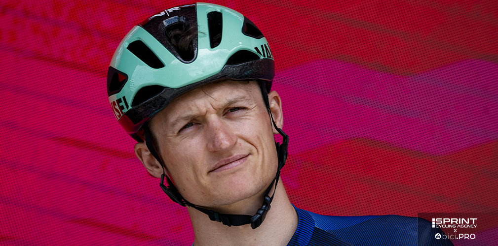Felix Gall ha 28 anni ed è pro' dal 2020. 1,80 per 66 kg è al secondo Giro d'Italia