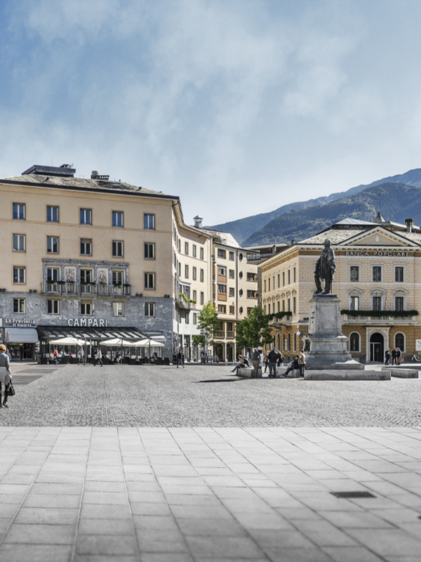 Sondrio, Piazza Garibaldi (foto Consorzio Turistico Media Valtellina)