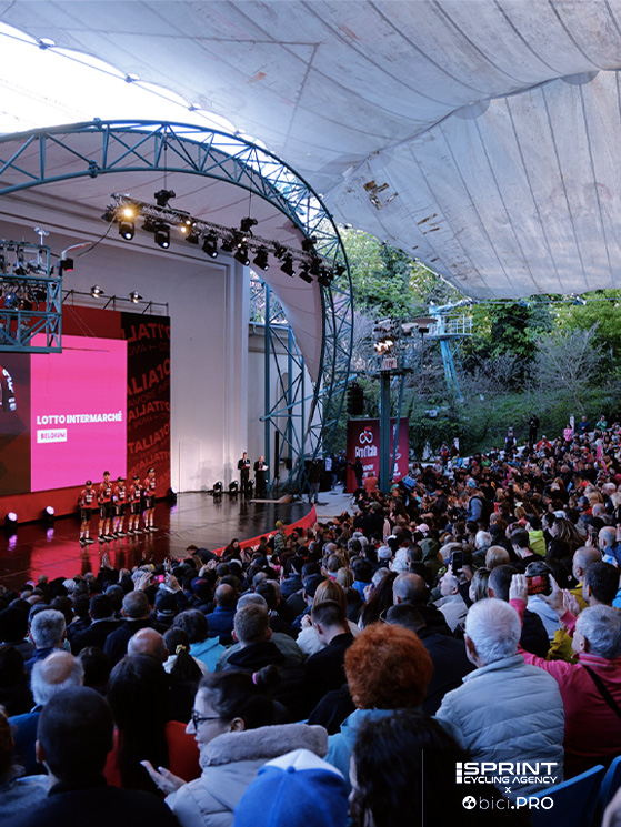 Giro d'Italia, Burgas, Bulgaria, presentazione team
