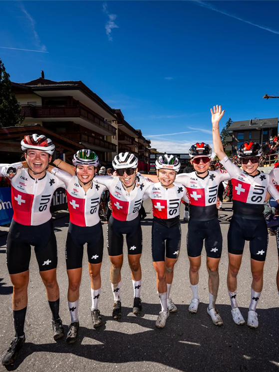 Swiss Cycling Team, Assos (foto Facebook)