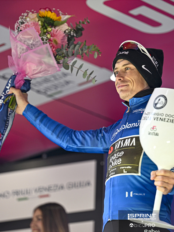Giro d'Italia 2026, Jonas Vingegaard, maglia blu