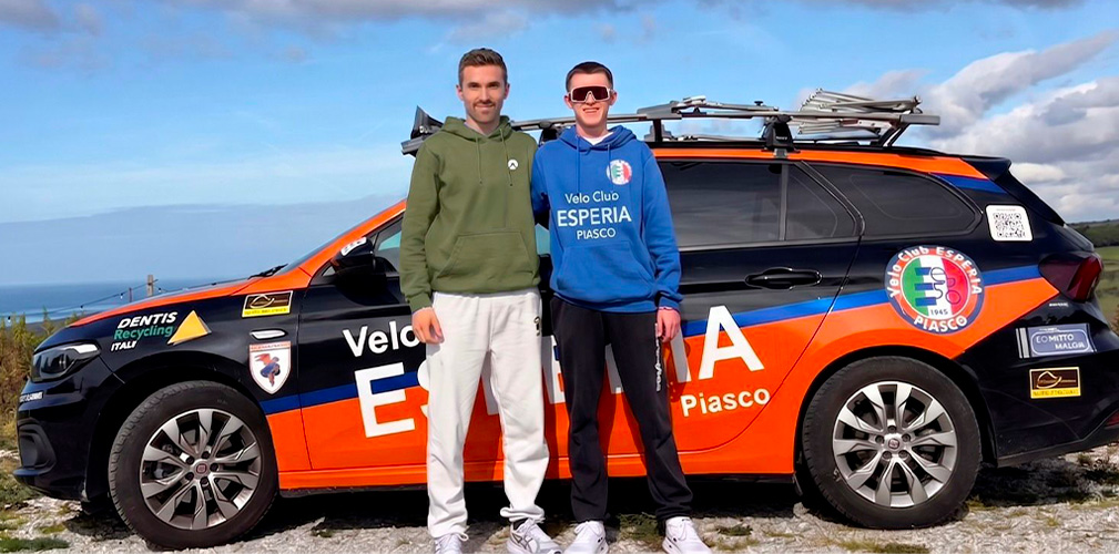 Alessandro Bruzzi di Komoot (a sinistra) e il diesse Giovanni Gautero la collaborazione sta dando ottimi frutti
