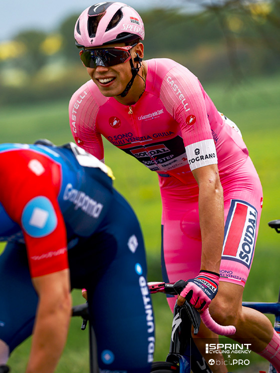 La vittoria della prima tappa ha portato la maglia rosa, che per Magnier è stata un'emozione fortissima