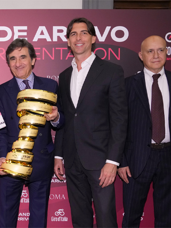 Ed ecco invece Cairo, l'assessore Onorato e Barigelli, direttore Gazzetta (immagine Lapresse/Falcone)