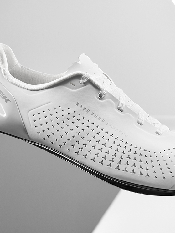 Si chiamano Trek RSL Lace, sono le scarpe stringate road e anche off-road