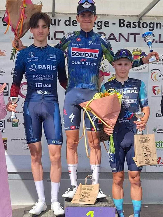 Il podio della Liegi, con De Smet fra Havrilak (FRA) e Iakolev (AIN, foto Verheyen)