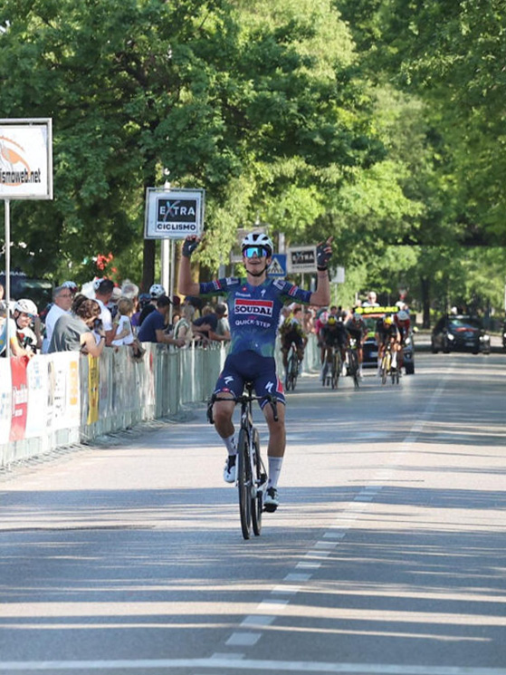 La vittoria di De Smet al Giro di Primavera, dopo essere stato 2° il giorno prima alla Coppa Montes (foto Xpix.it)
