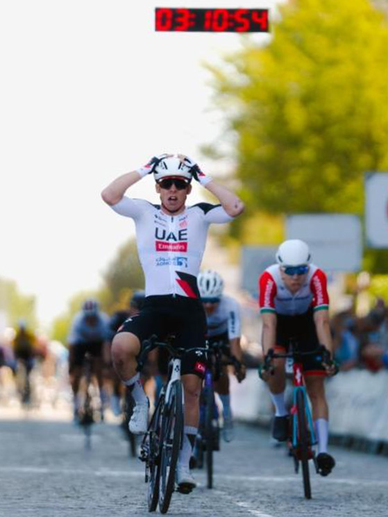 Lo sprint della rinascita a Espinho, battendo Roca (ESP) e Martins (POR, foto Rodrigues)