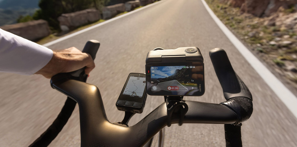 Il ciclocomputer montato sulla bici di Pogacar. E' stata stabilita una larghezza massima, pensando al futuro