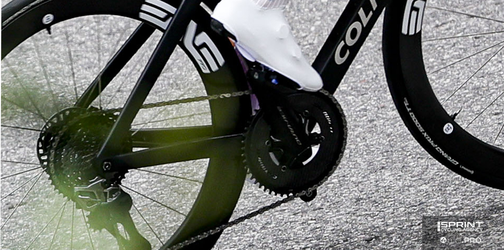 Elisa ha scelto la Y1RS, con monocorona in carbonio X-SingleCarbon Road da 52 denti e gruppo GRX gravel