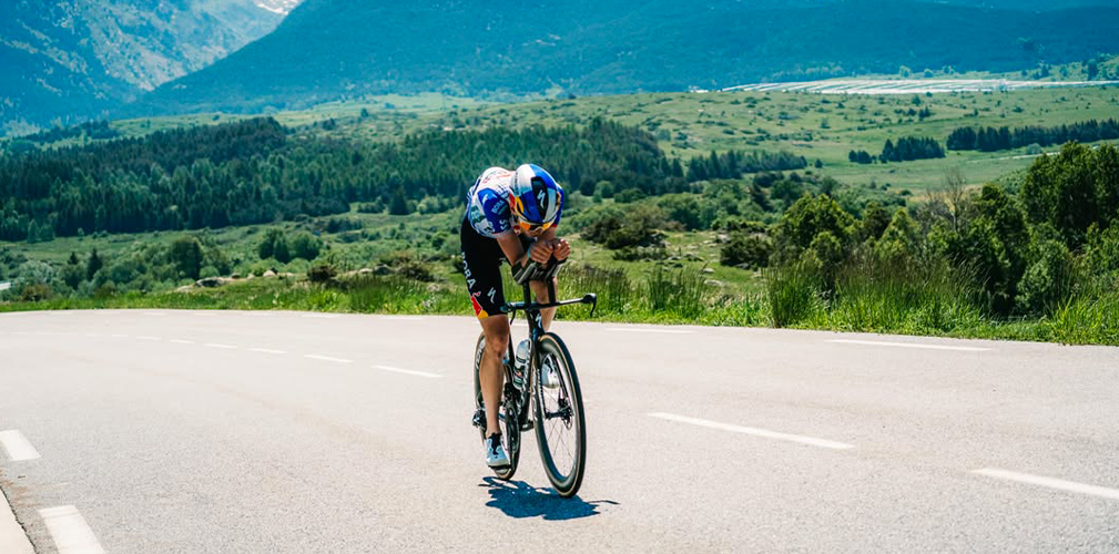 Negli ultimi giorni ad Andorra, Finn ha lavorato in salita, ma anche a crono (immagine Werner Müller-Schell)